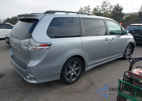 2017 Toyota Sienna Se from USA, damaged, VIN 5TDXZ3DC3HS824500